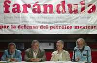 Jorge Eduardo Navarrete, Alejandro Encinas, Manuel Bartlett y Armando Bartra, durante el foro, que se realizó en el salón Ángeles