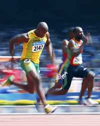 Asafa Powell se clasificó a los cuartos de final de la prueba de los 100 metros con un tiempo de 10.16 segundos