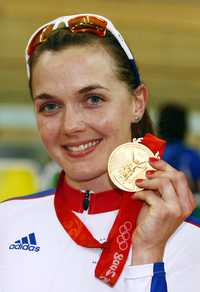 Victoria Pendleton goza su presea dorada