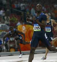 Triplete estadunidense en 400 metros planos, con LaShawn Merritt (3205), Jeremy Wariner (3253) y David Neville (al fondo)