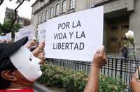 Grupos de activistas organizaron ayer frente a la Corte un acto en favor de la despenalización del aborto y la libertad de las mujeres de decidir sobre su cuerpo. Antes se manifestaron en el Zócalo