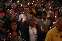 El cardenal Norberto Rivera ofició ayer su acostumbrada liturgia dominical, la cual dedicó casi en su totalidad a hablar sobre el aborto. Durante la misa, fieles encendieron velas para condenar su práctica