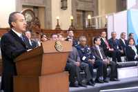 El presidente Felipe Calderón Hinojosa, durante la presentación del Programa Especial de Mejora de la Gestión Pública 2008-2012, en un acto realizado en el salón Tesorería de Palacio Nacional