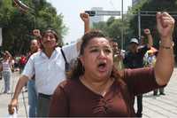 Miembros de la coordinadora Nacional de Trabajadores de la Educación, durante la marcha contra la Alianza por la Calidad de la Educación, del Monumento a la Revolución a la residencia oficial de Los Pinos, el viernes pasado