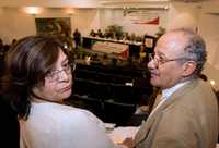 Los padres de Lucía Morett, María de Jesús Álvarez y Jorge Luis Morett, ayer en el Senado