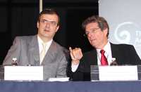 Marcelo Ebrard, jefe de Gobierno del Distrito Federal, y Ellis Rubinstein, presidente de la Academia de Ciencias de Nueva York, conjuntamente con la presidenta de la Academia Mexicana de Ciencias, Rosaura Ruiz, inauguraron ayer la Semana de la Ciencia y la Innovación