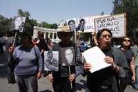 PROTESTA CONTRA AGRESIÓN COLOMBIANA.  Familiares y amigos de las víctimas del bombardeo desde aviones colombianos a Ecuador protestaron ayer frente a la Secretaría de Relaciones Exteriores contra la indiferencia sobre el caso por parte de las autoridades mexicanas