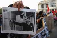 Imagen de Gustavo Díaz Ordaz, frente a Bellas Artes