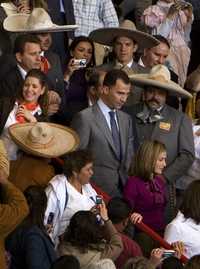 Los visitantes durante la despedida en el Lienzo Charro de Constituyentes