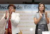 Sylvia Ortega, rectora de la Universidad Pedagógica Nacional, y Josefina Vázquez Mota, titular de la SEP, en el Foro Internacional de Inclusión Educativa, Atención a la Diversidad y No Discriminación