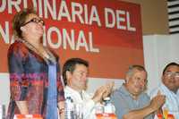 La líder nacional del magisterio, Elba Esther Gordillo, acompañada por Eduardo Bours, gobernador de Sonora, inauguró ayer la 26 Reunión Extraordinaria del Sindicato Nacional de Trabajadores de la Educación, en la ciudad de Hermosillo