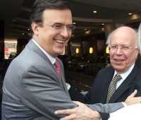 Marcelo Ebrard, titular del GDF, y José Narro, rector de la UNAM, ayer durante la inauguración del primer Congreso Internacional de Educación Media Superior