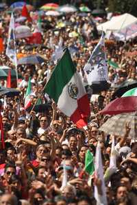 Asistentes a la asamblea informativa de ayer en Plaza de la República