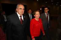 Luis Eduardo Zedillo Ponce de León y la  secretaria de Energía Georgina Kessel, a su llegada a la inauguración del congreso nacional de ingenieros químicos en el WTC