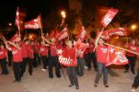 Militantes del izquierdista Frente Farabundo Martí para la Liberación Nacional celebran en San Salvador la victoria del senador demócrata