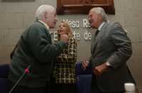 José María Pérez Gay, Silvia Lemus y Carlos Fuentes, ayer, durante la mesa redonda titulada El arte de criticar, efectuada en las instalaciones del IPN