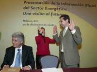 Alfredo Elías Ayub, Georgina Kessel y Rubén Camarillo, ayer al término de la presentación de la Información Oficial del Sector Energético