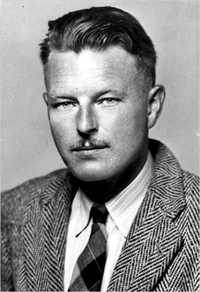 Malcolm Lowry en dos etapas de su vida. foto tomada en 1946