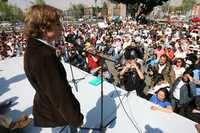 Durante el acto para anunciar su regreso a la radio, Carmen Aristegui habló de la "autocensura" de periodistas por razones de sobrevivencia