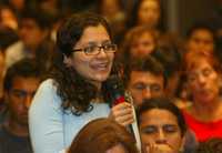 Lucía Andrea Morett Álvarez, captada en una mesa redonda en la Feria Internacional del Libro de Guadalajara, el 5 de diciembre pasado