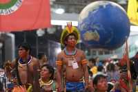 Representantes de grupos indios en el Foro Social