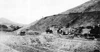 Dos aspectos de la zona prehispánica de Teotihuacán, captados en 1905